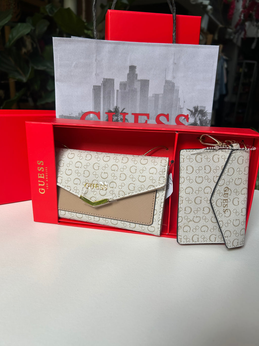Set billetera y Tarjetero Guess