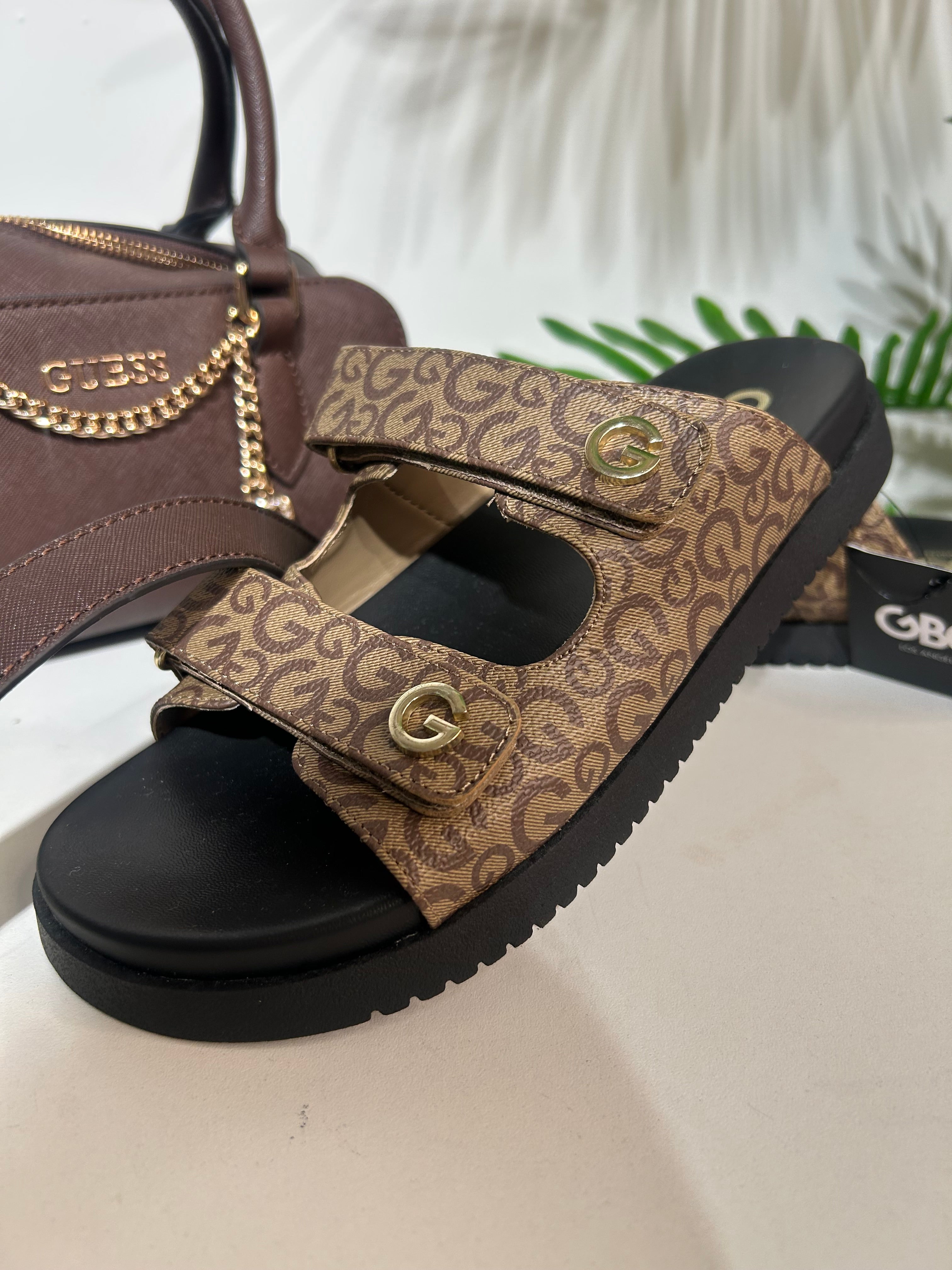 Sandalias Guess