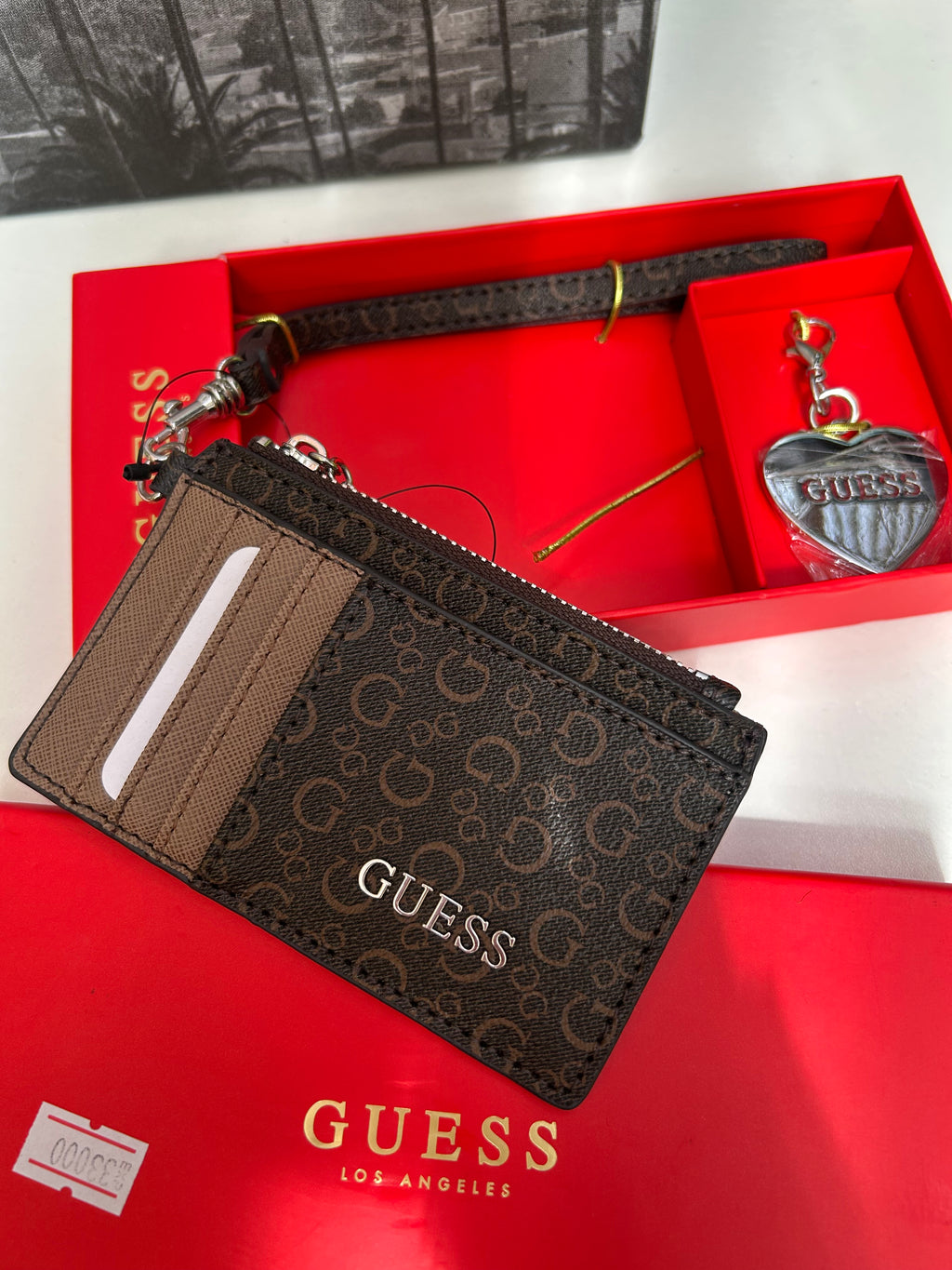 Tarjetero Guess
