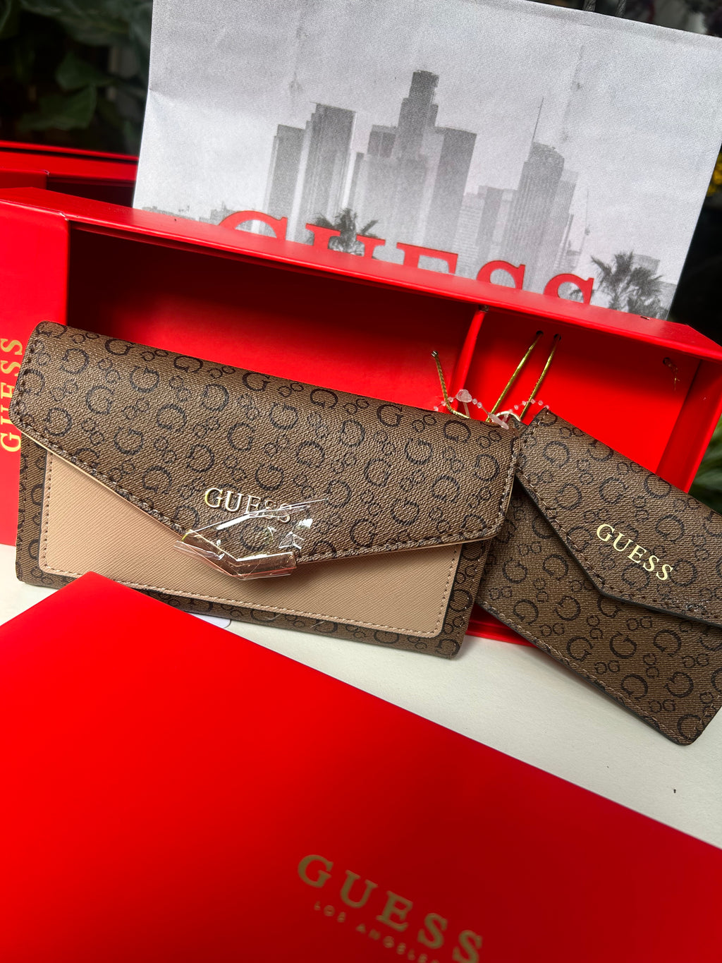 Set billetera y tarjetero Guess