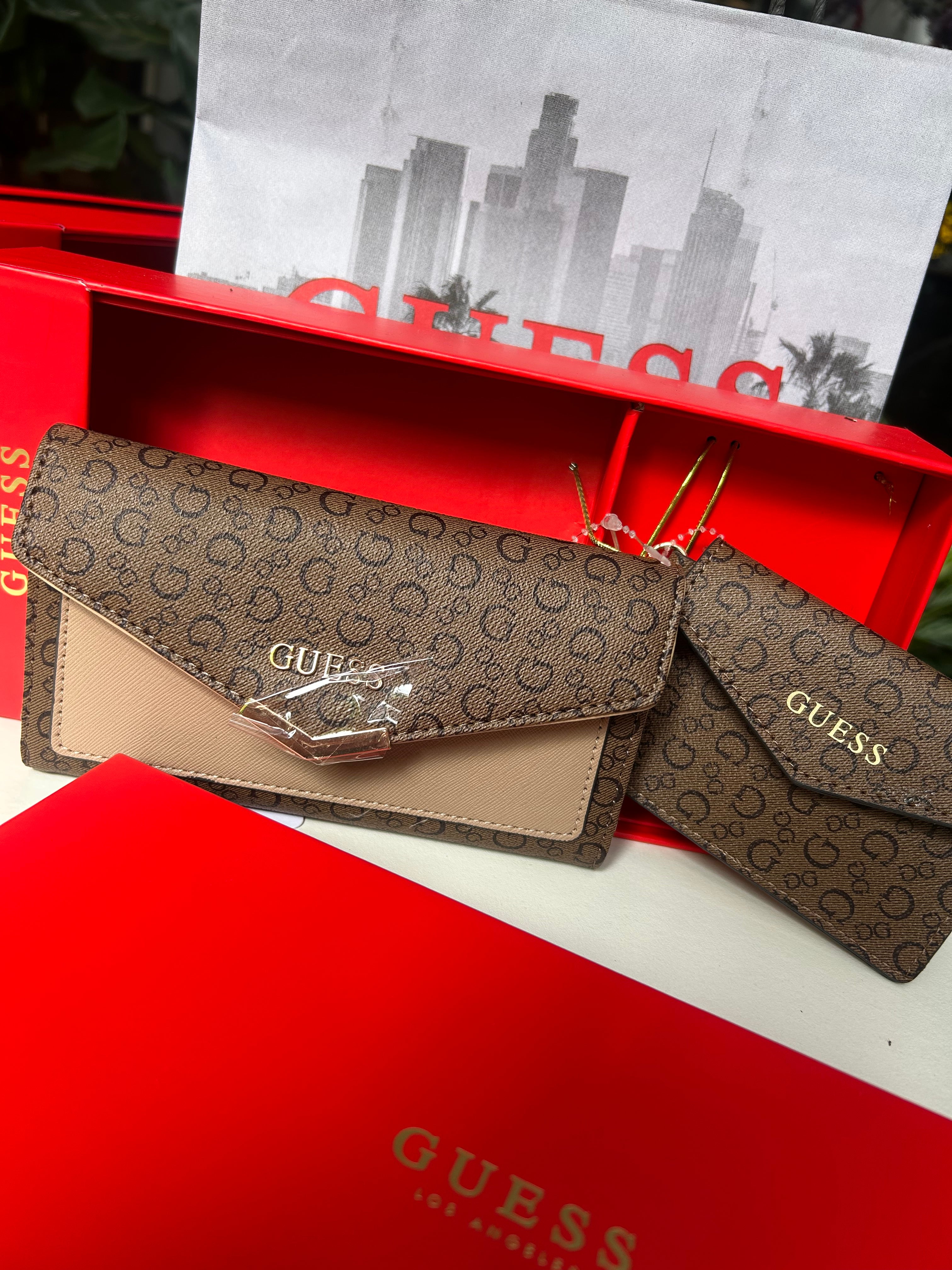 Set billetera y tarjetero Guess