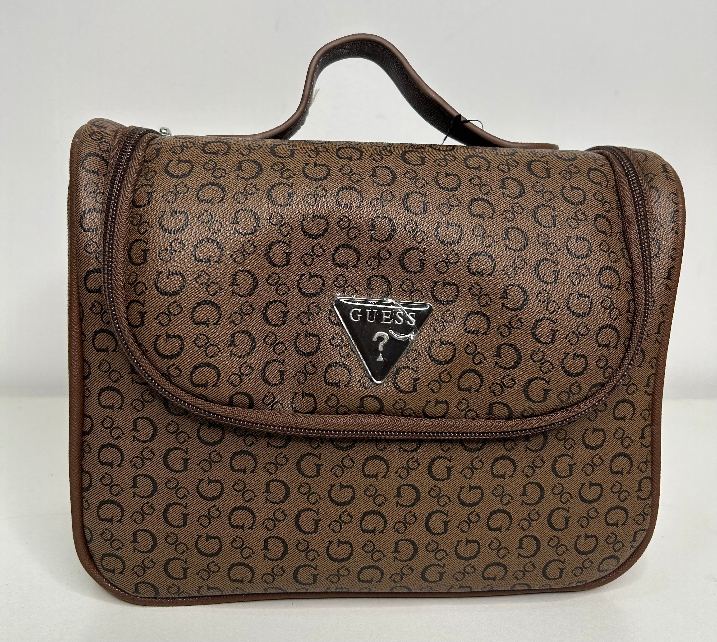 Cosmetiquera Guess