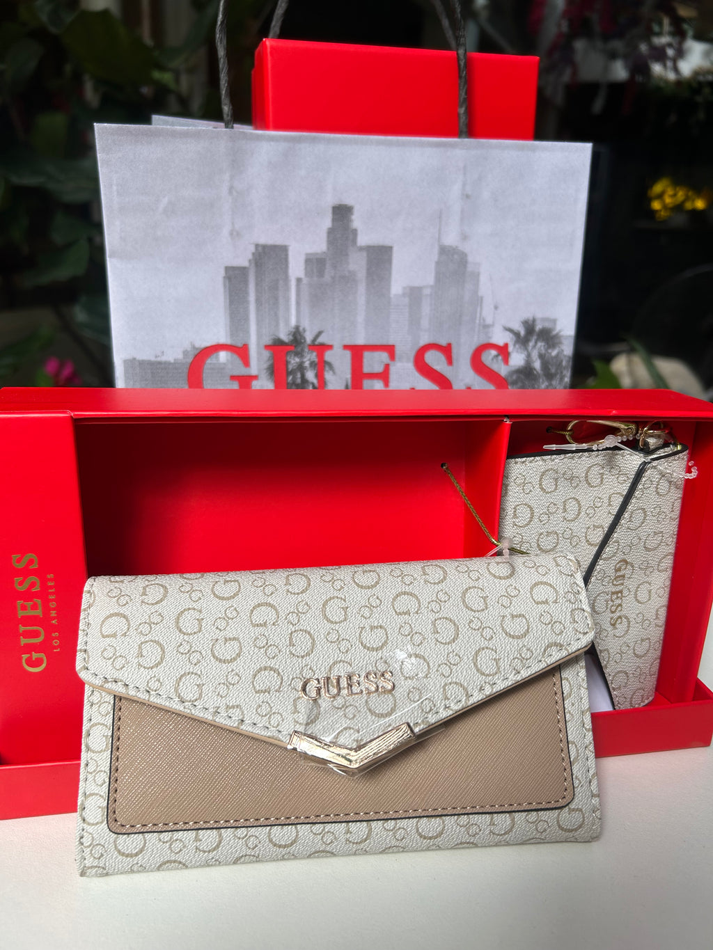 Set billetera y Tarjetero Guess