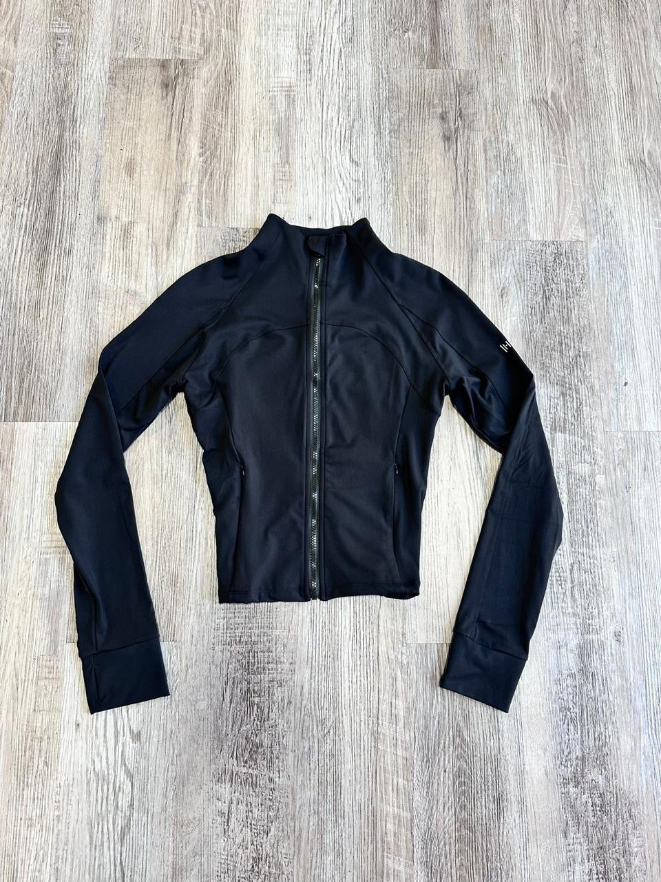 Cover Up – Suéter Deportivo para Gym

Diseñado para moverte con libertad y estilo, nuestro Cover Up es el complemento perfecto