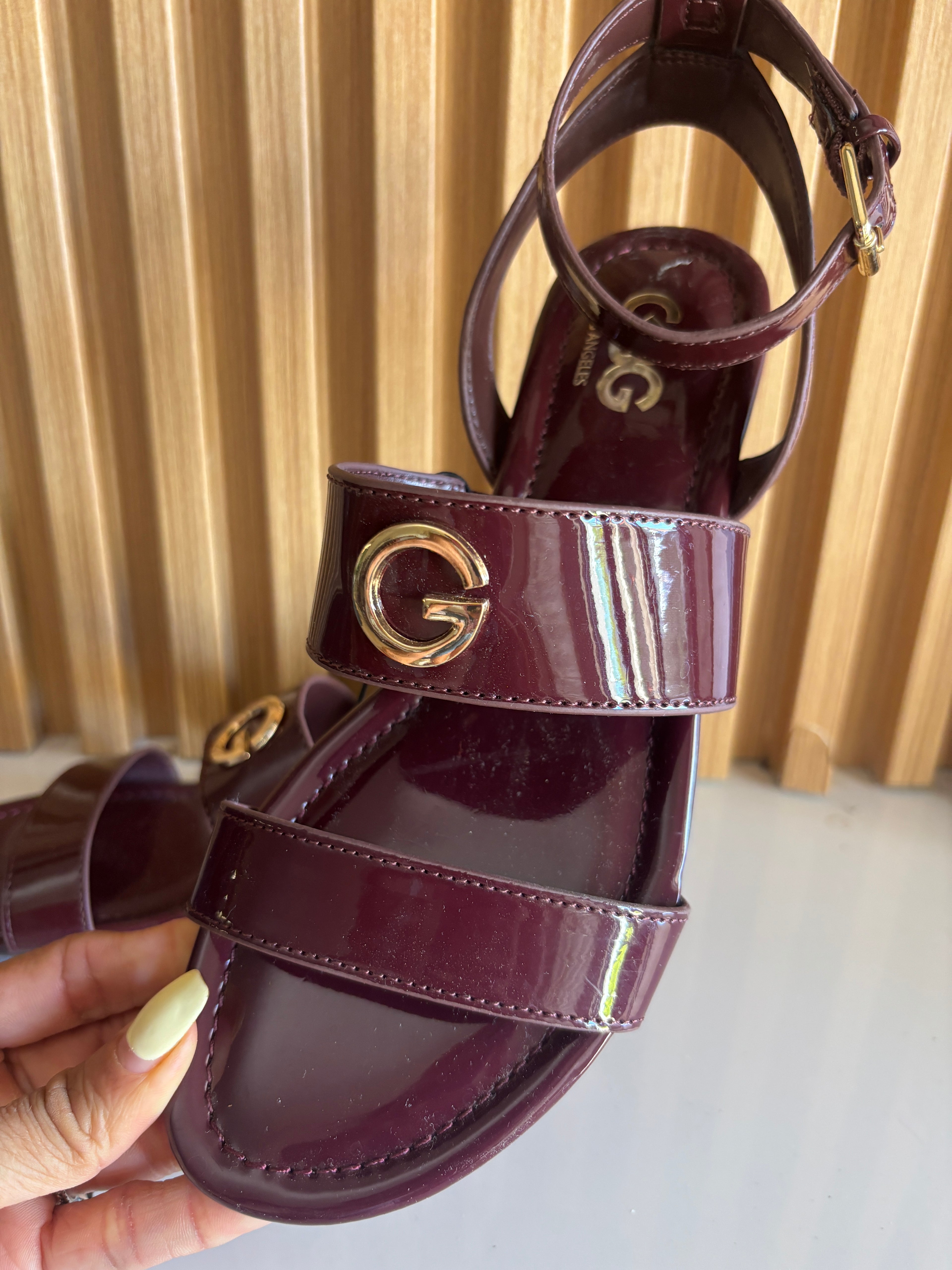 Sandalia Guess