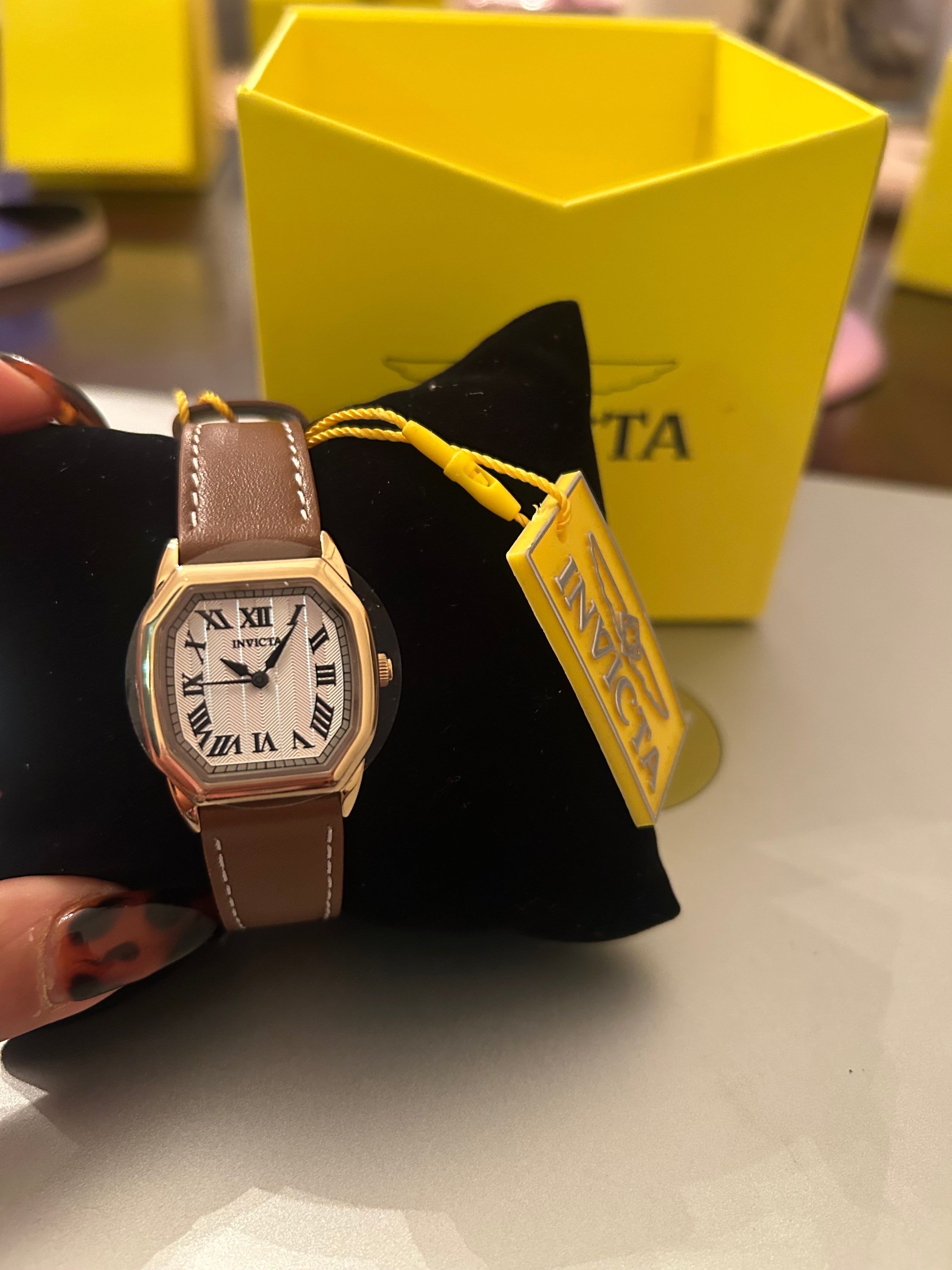 Reloj Clásico Para Mujer Invicta