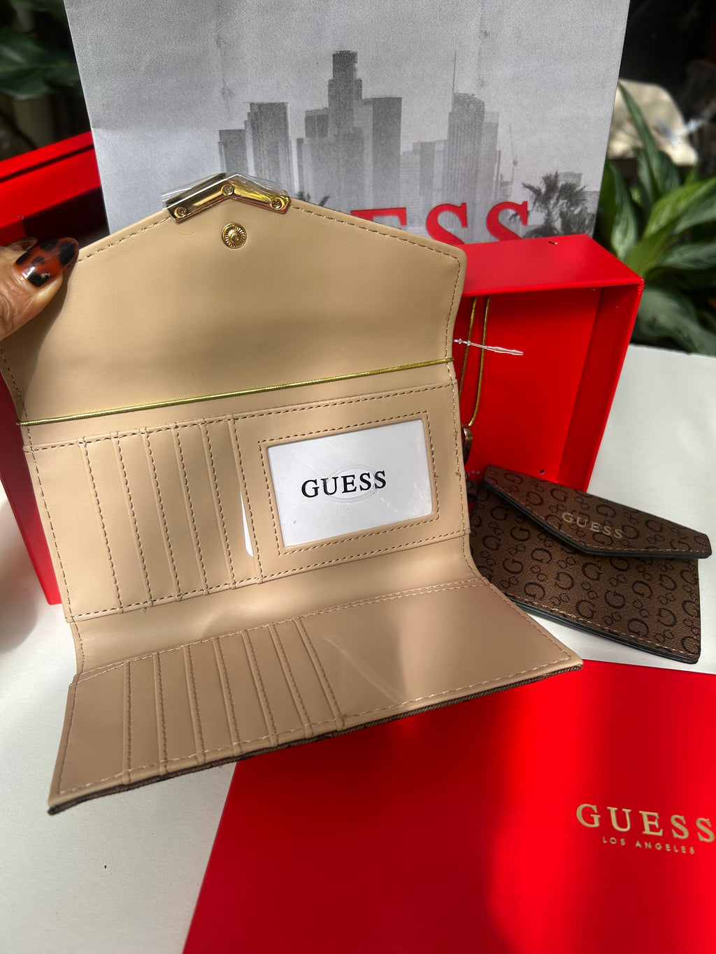Set billetera y tarjetero Guess