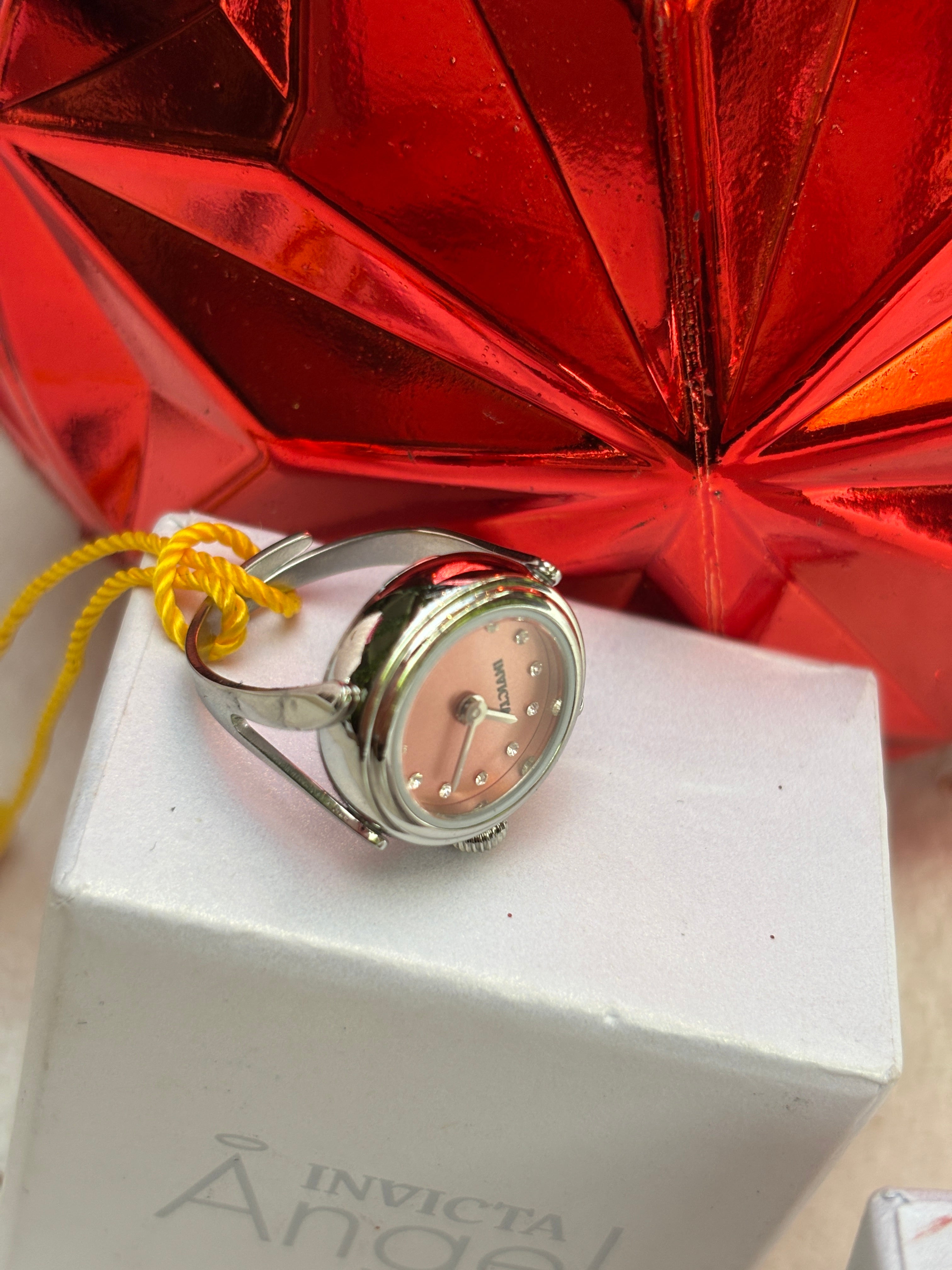 Reloj Invicta de anillo