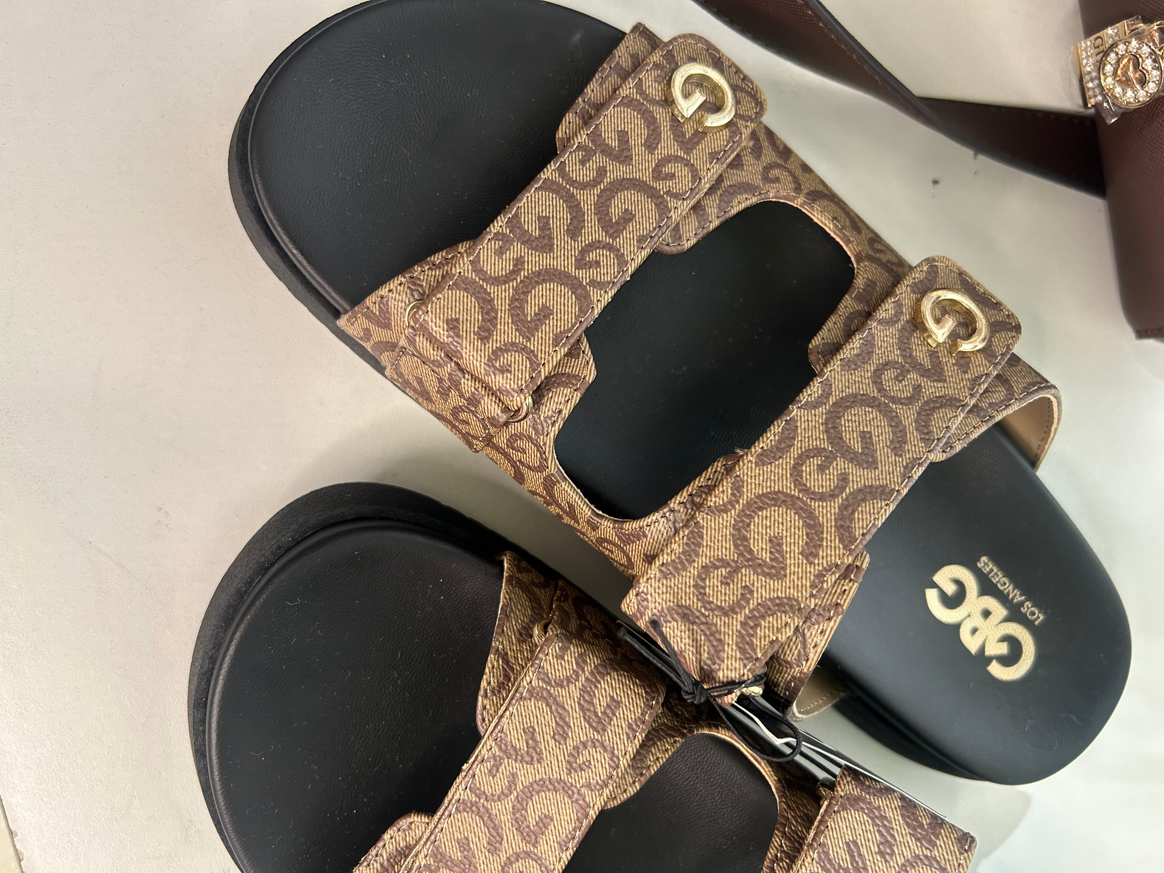Sandalias Guess