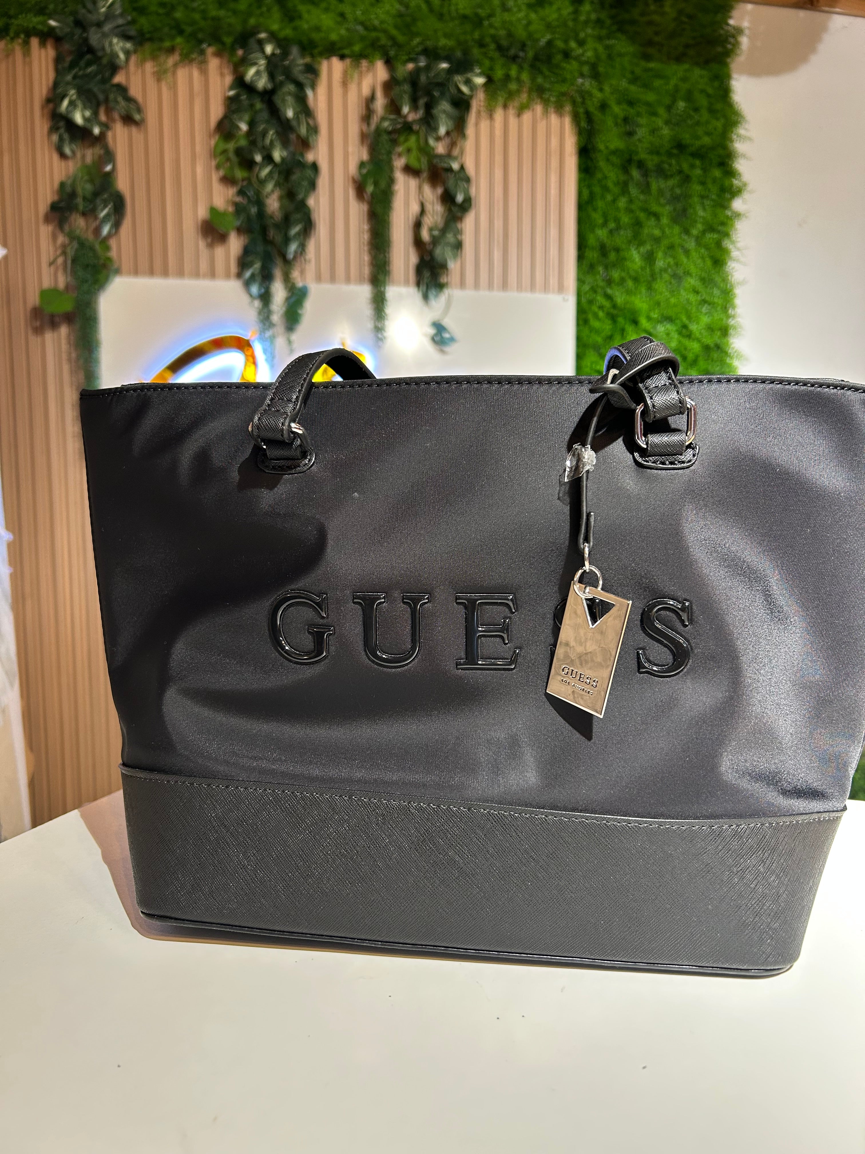 Bolso guess