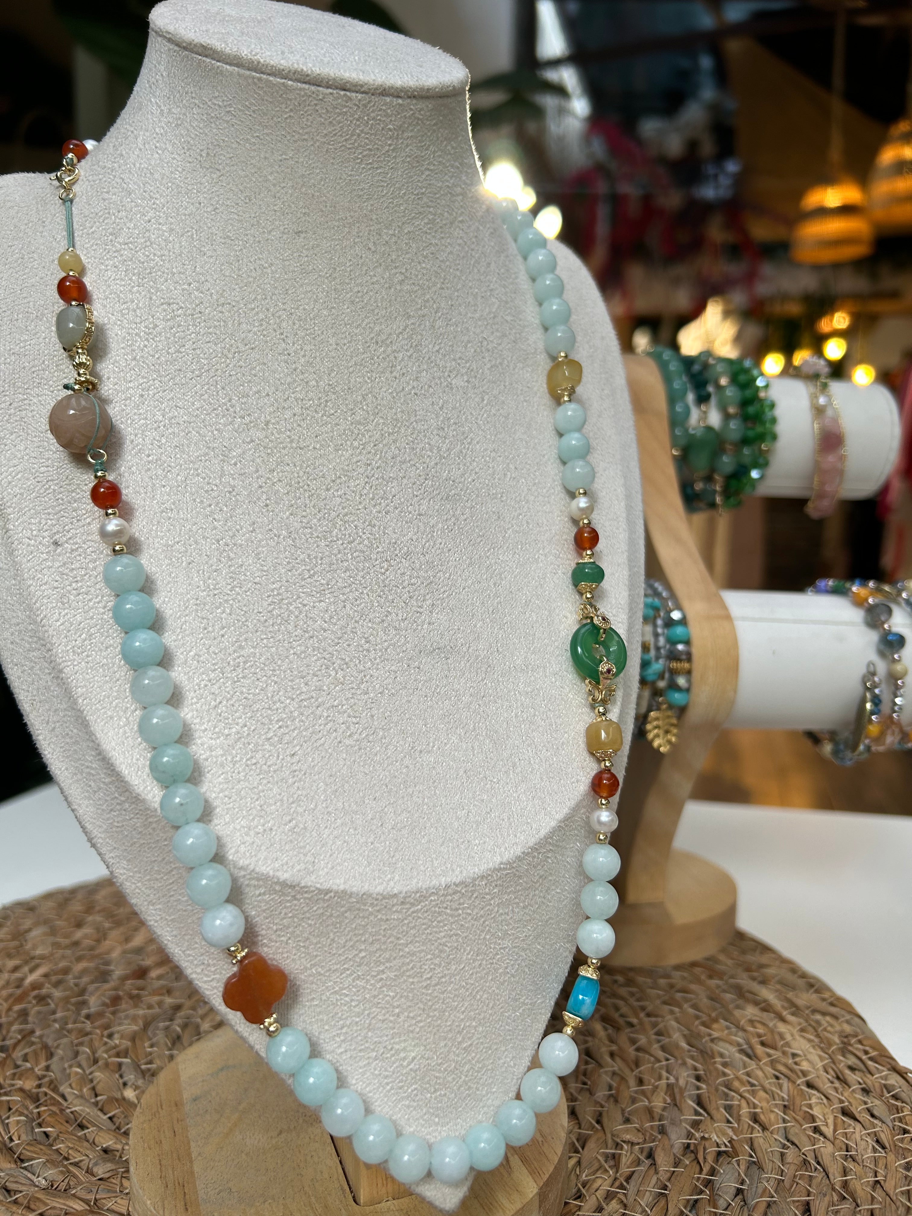 Collar de piedras naturales - Joyería