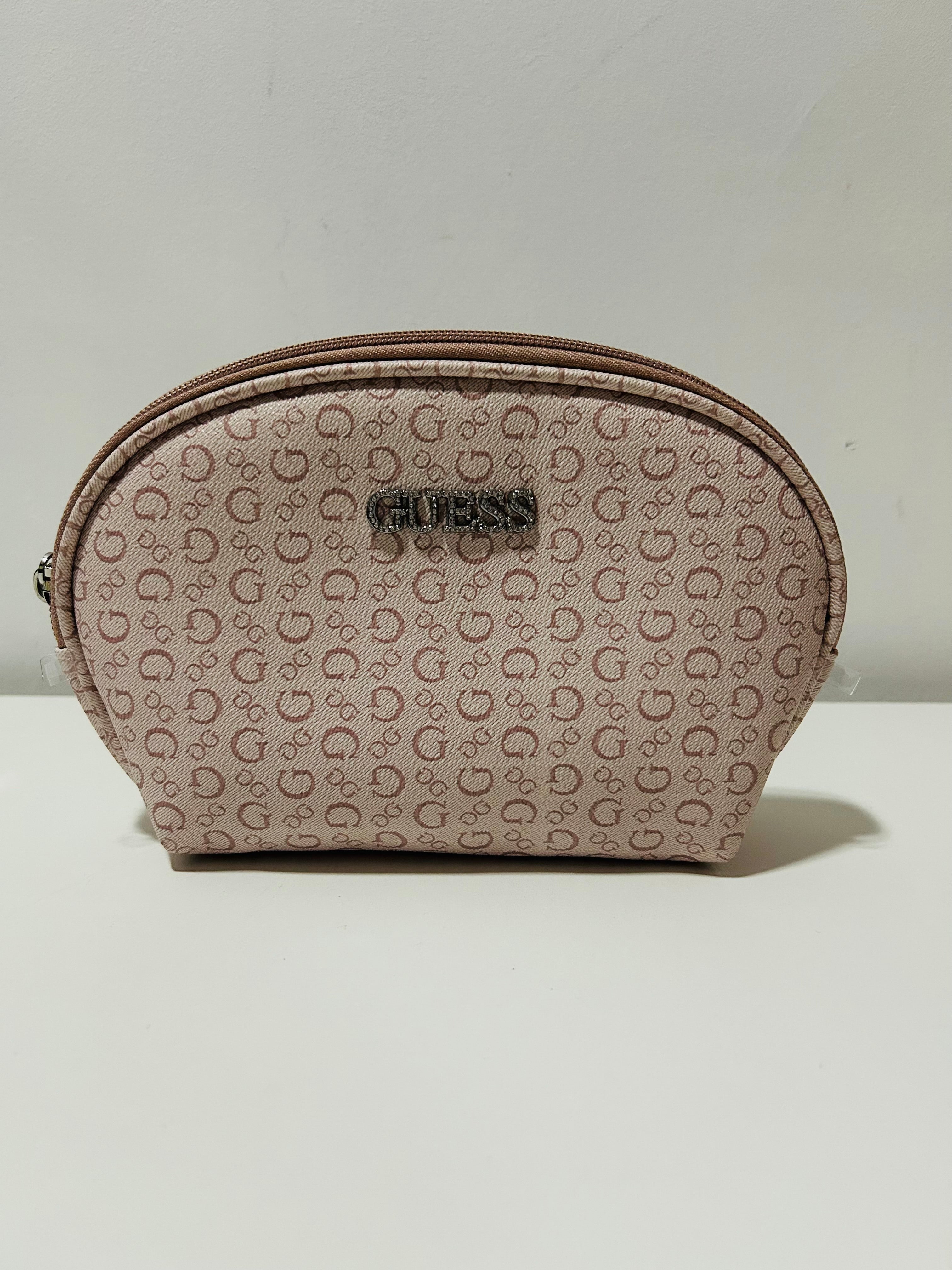 Cosmetiquera Guess