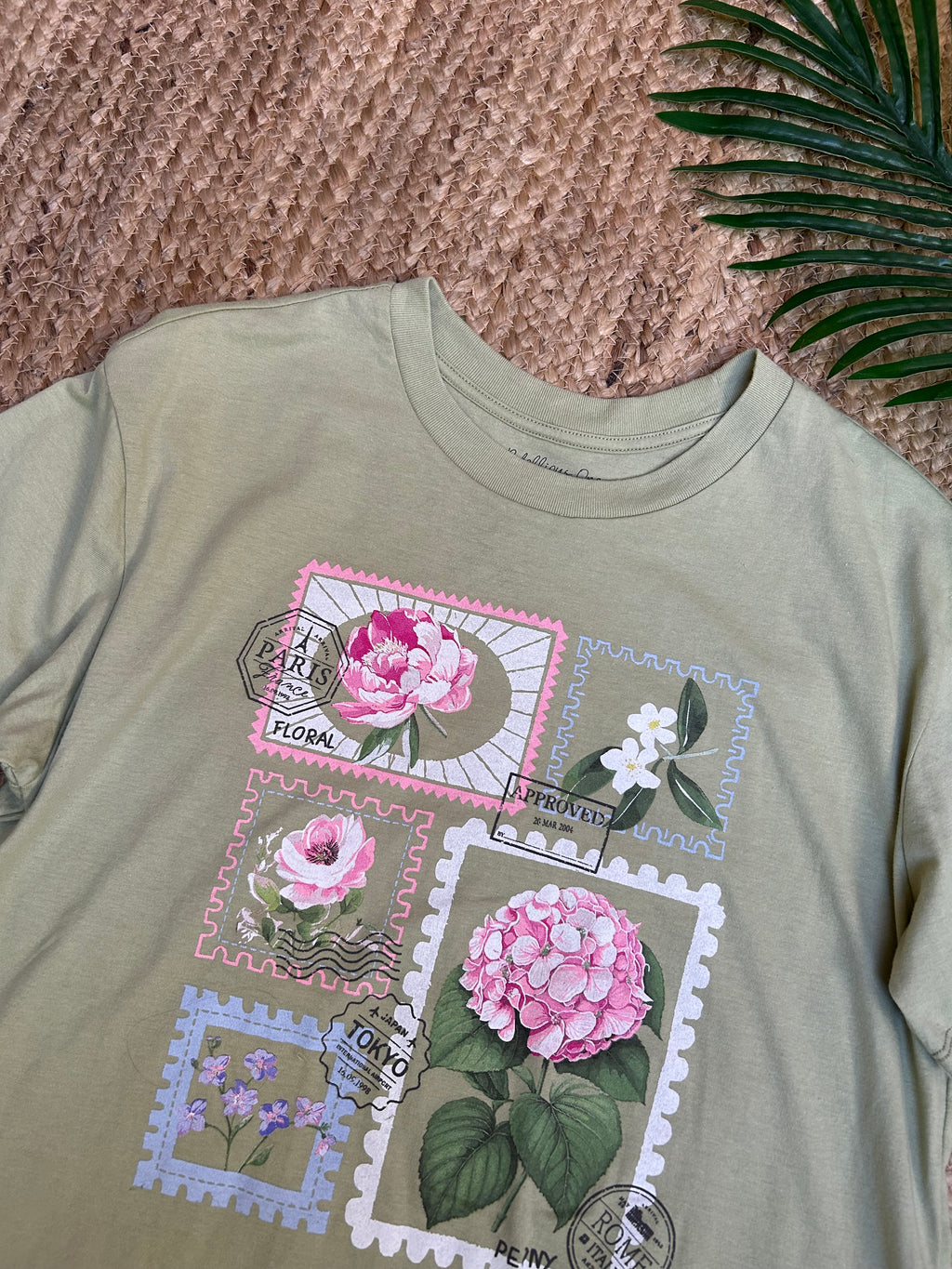 Camisa estampillas de flores