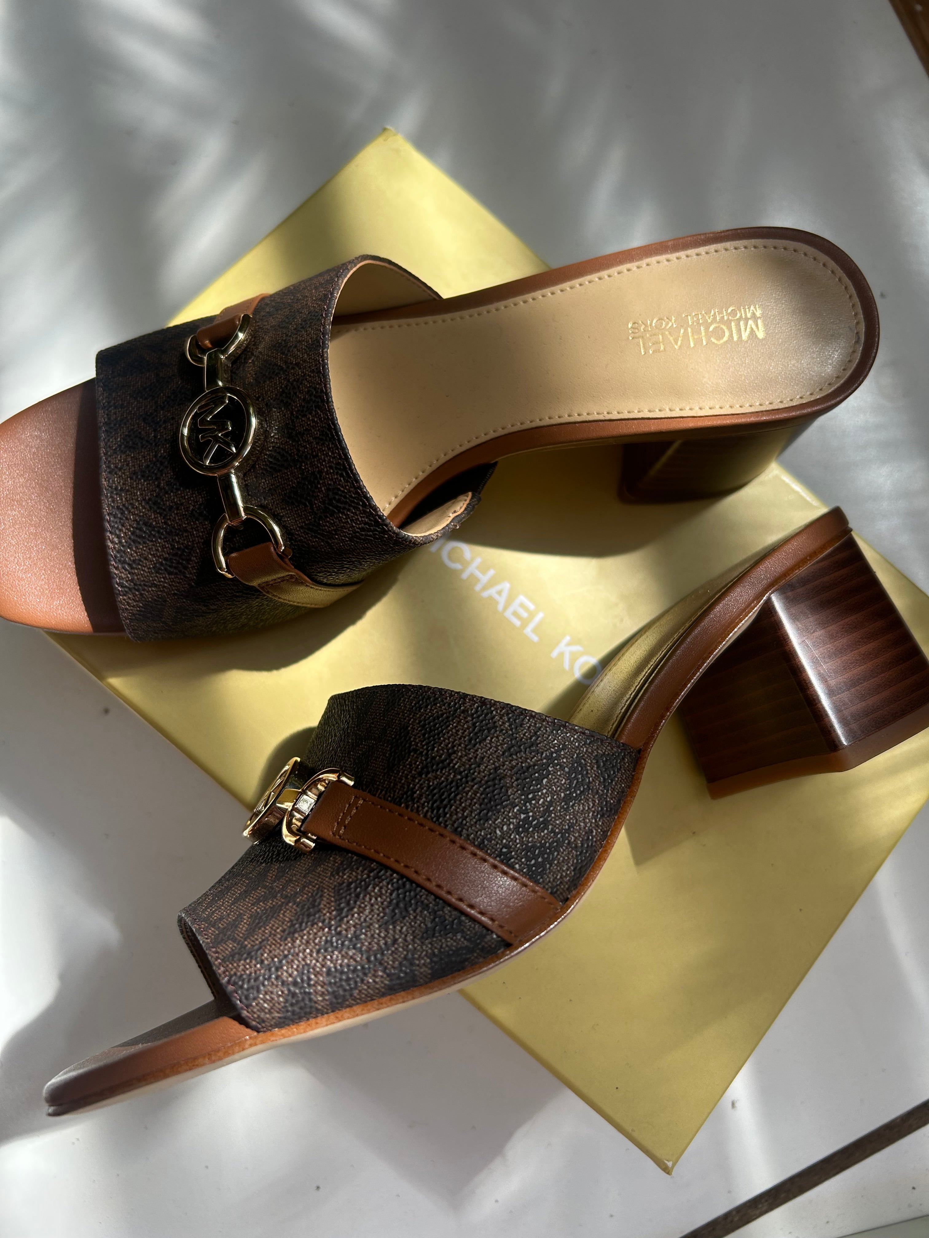 Sandalia  de tacón Michael Kors