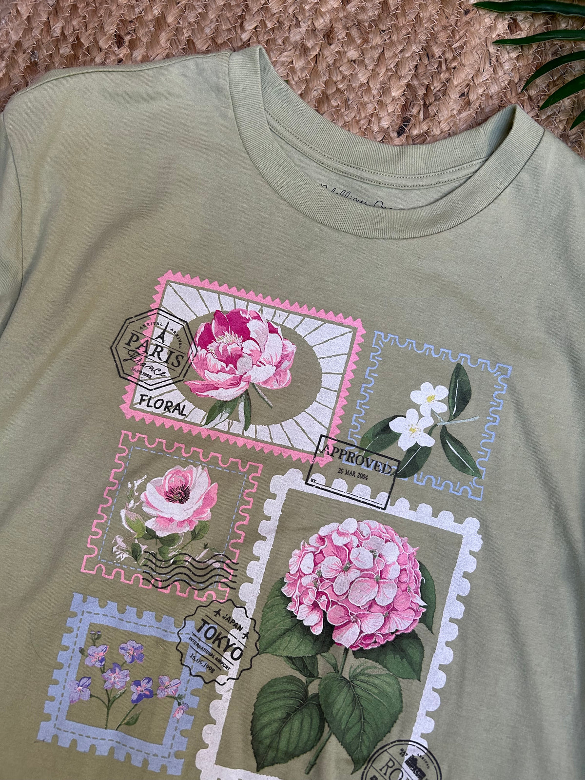 Camisa estampillas de flores
