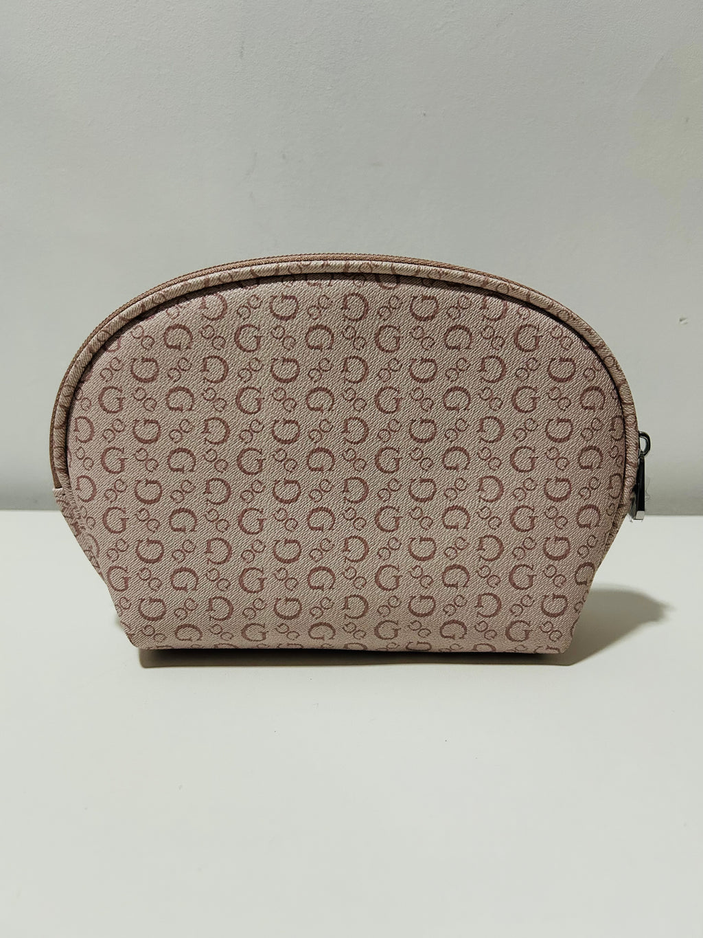 Cosmetiquera Guess