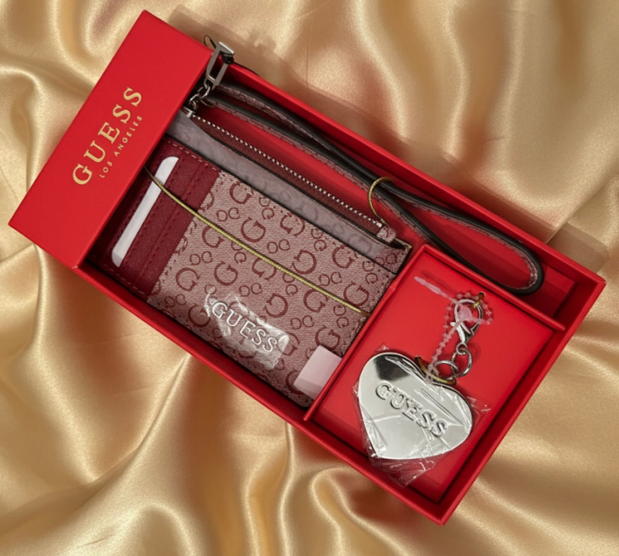 Tarjetero Guess