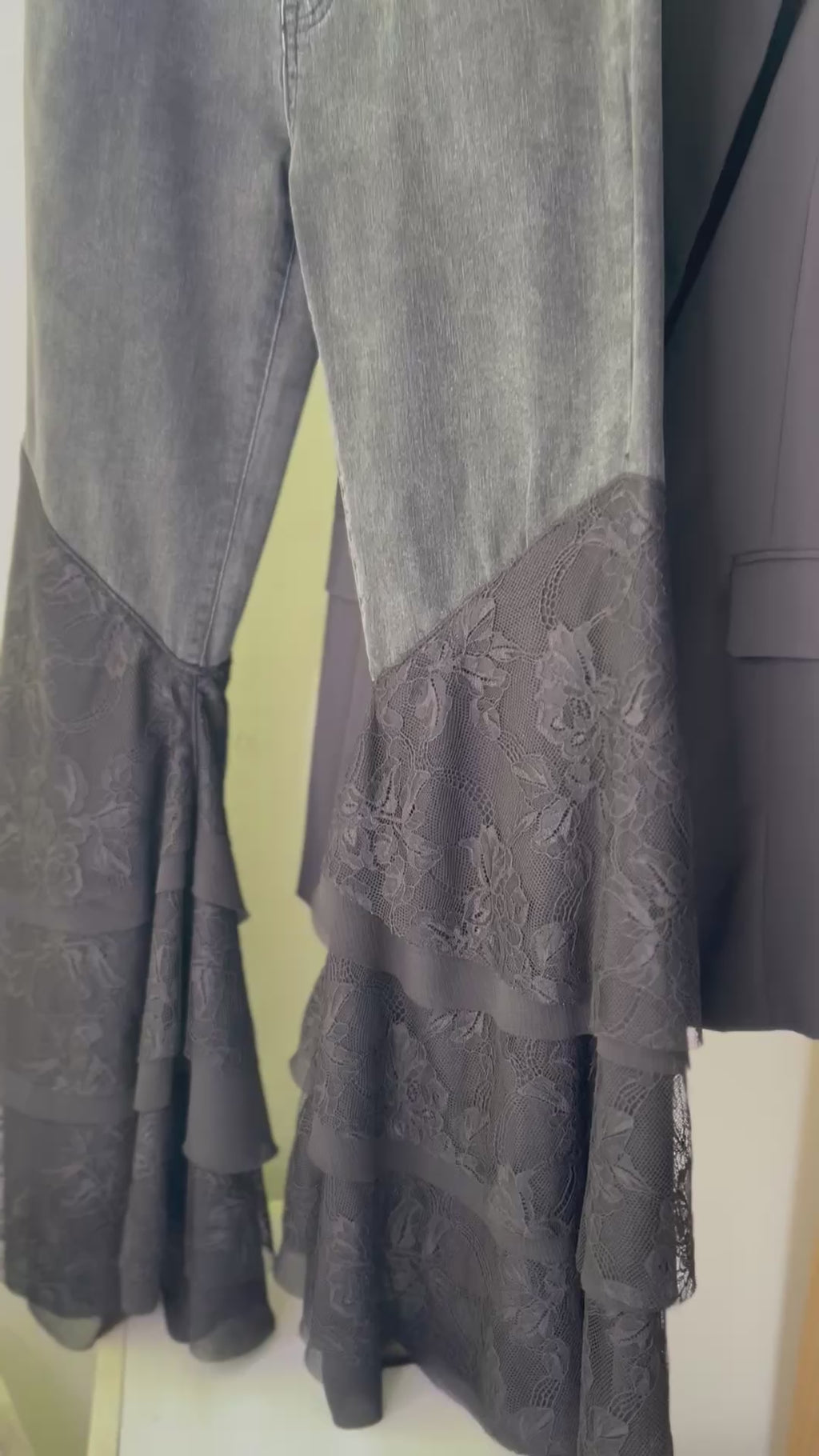 Pantalón encaje